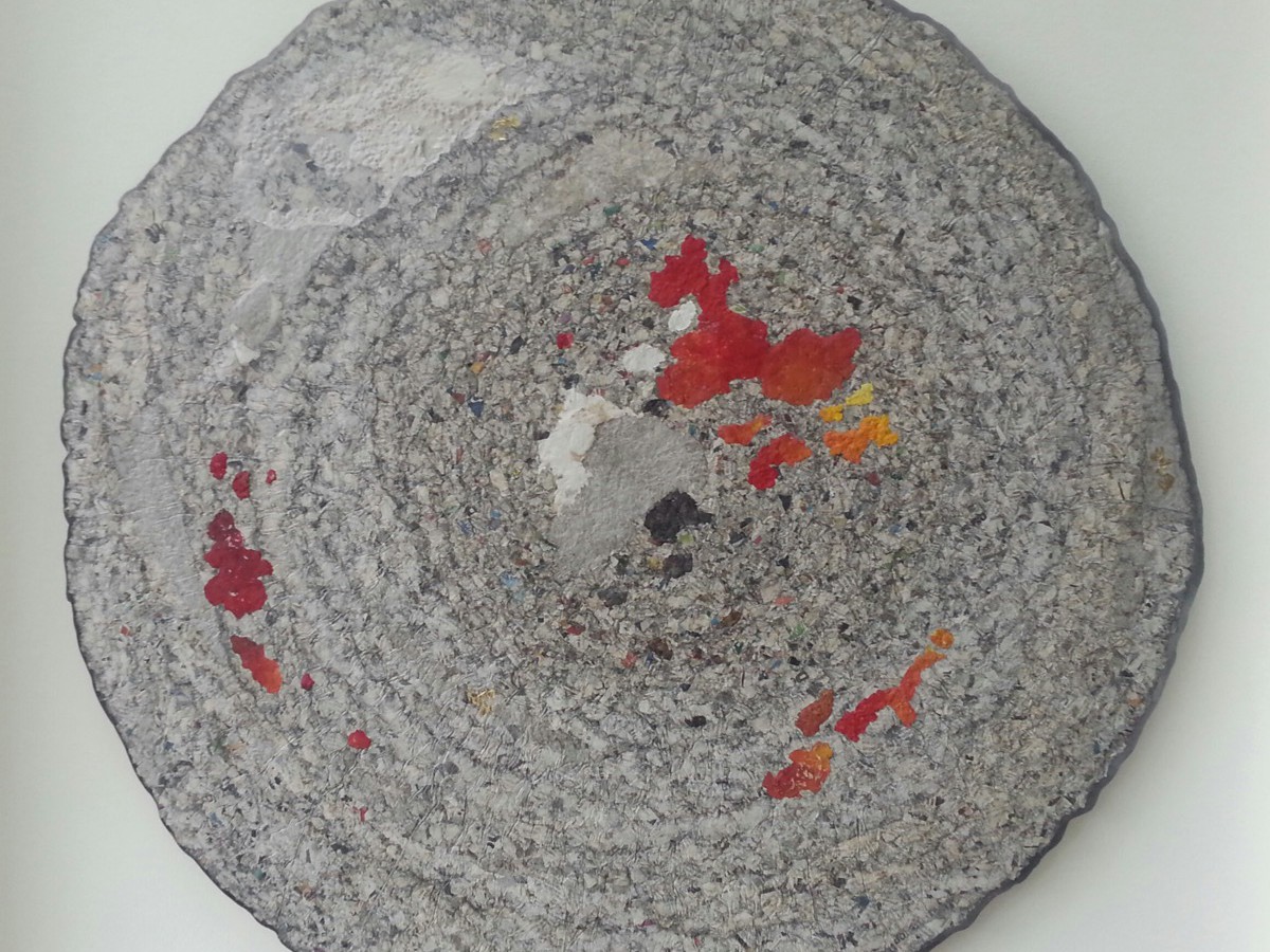 NOUVELLES du MONDE n°17 - Acrylique sur papier maché (Ø 94cm) (2015)